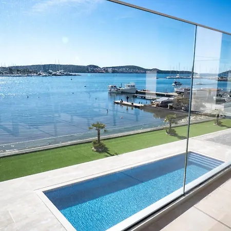 Apartment Glass Sea